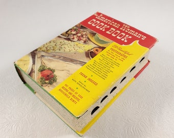 Vintage American Woman's Cook Book 1967 Ruth Berolzheimer Culinary Arts Institute WITH DUST JACKET