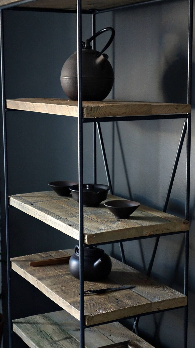 estantes de madera reciclada