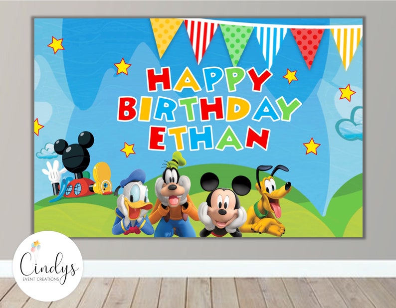 Puede incluir: Una pancarta de cumplea&ntilde;os colorida con Mickey Mouse y sus amigos. La pancarta dice "Feliz cumplea&ntilde;os Ethan" en letras grandes y coloridas. La pancarta es perfecta para una fiesta de cumplea&ntilde;os infantil.