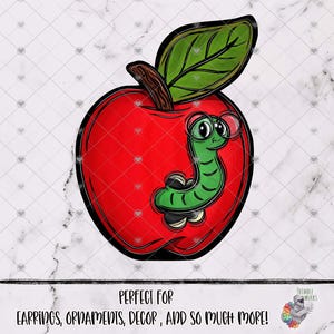 Könnte beinhalten: Eine Cartoon-Illustration eines roten Apfels mit einem grünen Wurm, der eine Brille trägt. Der Apfel hat ein grünes Blatt und einen braunen Stiel. Der Text unten lautet: "PERFEKT FÜR OHRRINGE, ORNAMENTE, DEKORATION UND VIEL MEHR!"