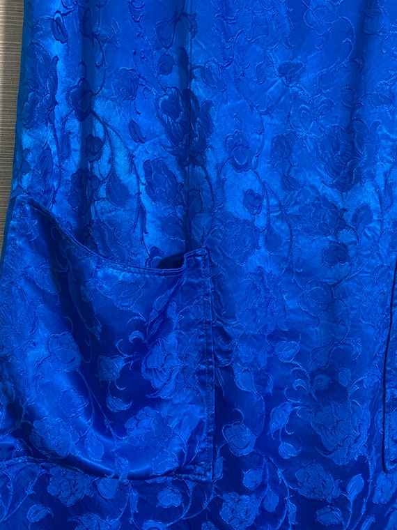 Sale: Vintage Homemade Sleeveless Royal Blue Silk… - image 5