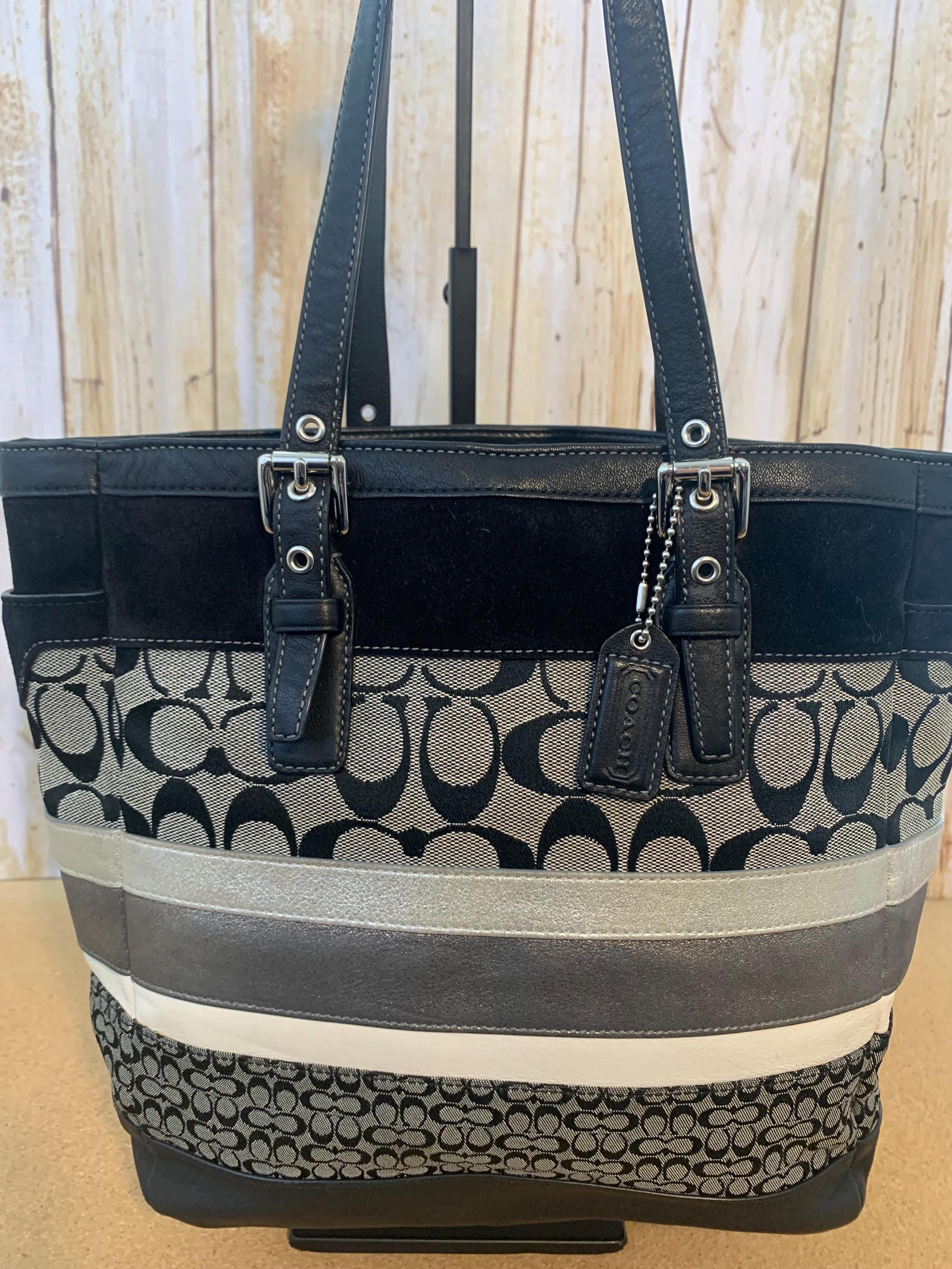 COACH コーチ ハンプトンズ シグネチャー＆レザー キャリーオール 