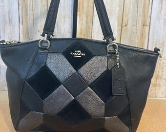 COACH バッグ3 Coach Holiday Patchwork Handbag. H0673-10437. Mix of Leather