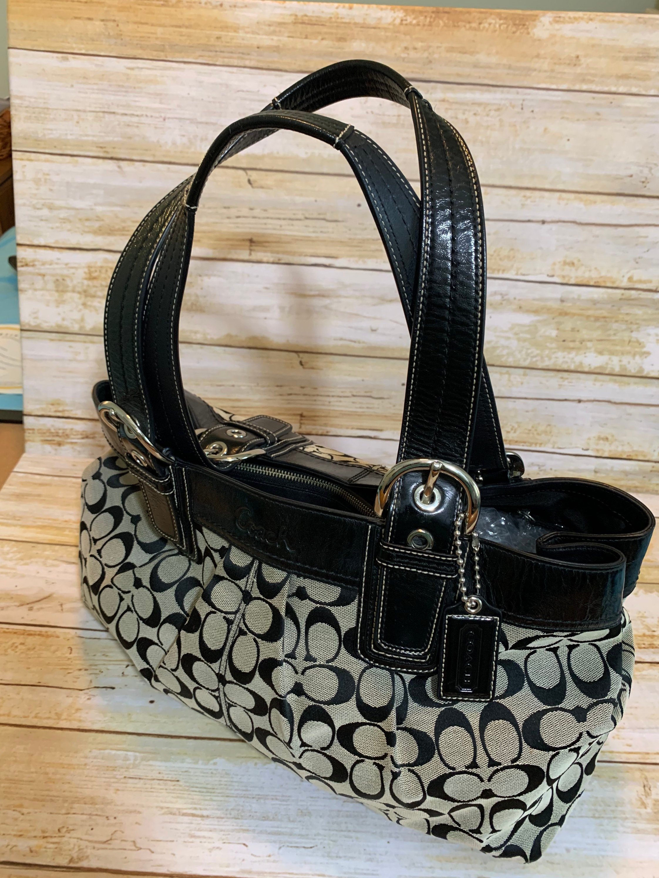 バッグ COACH Soho Pleated Leather Medium Bag COACH F13743 Soho Pleated Tote Signature C Black/beige Jacquard