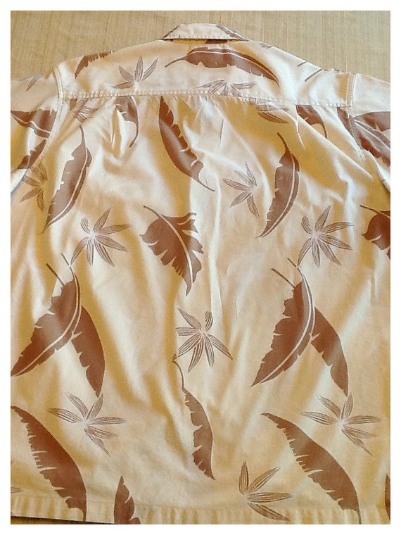 Sale: Apparel Zone Men's Large Hawaiian Shirt.  Brown Foliage Over a Cream Background View 3