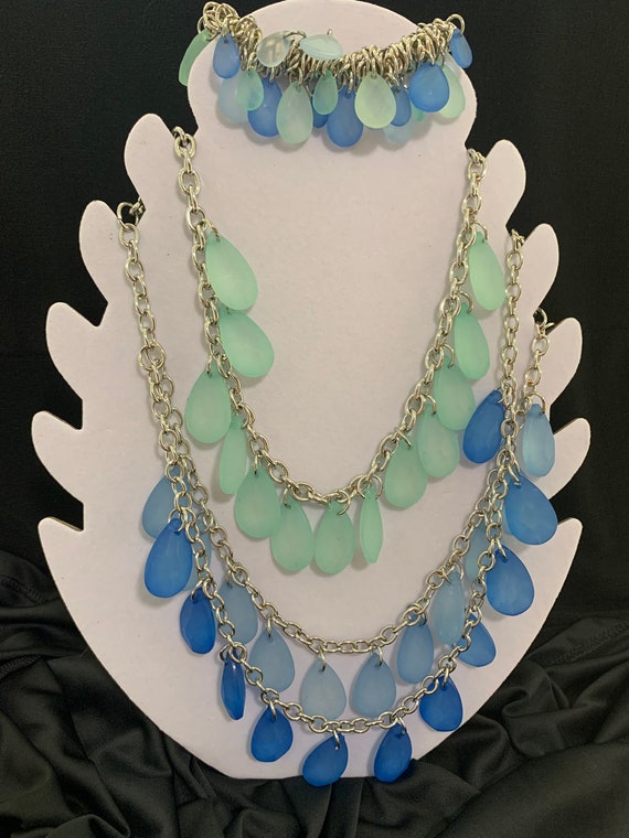Sale: Vintage Costume Sea Glass Necklace and Brac… - image 3