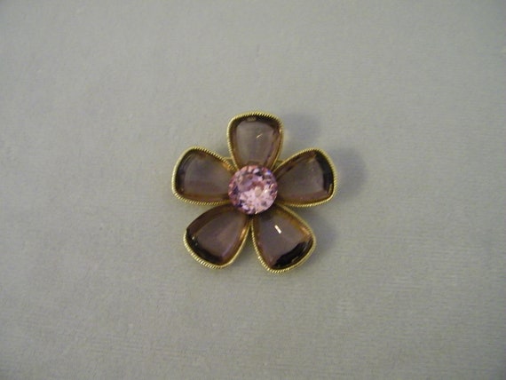 Vintage Capri Pink Rhinestone Flower Goldtone Pin - image 1