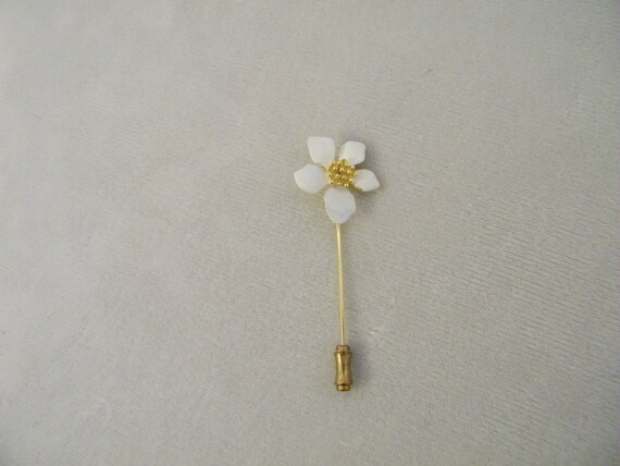 Vintage White Enamel Flower Goldtone Stick Pin - image 1