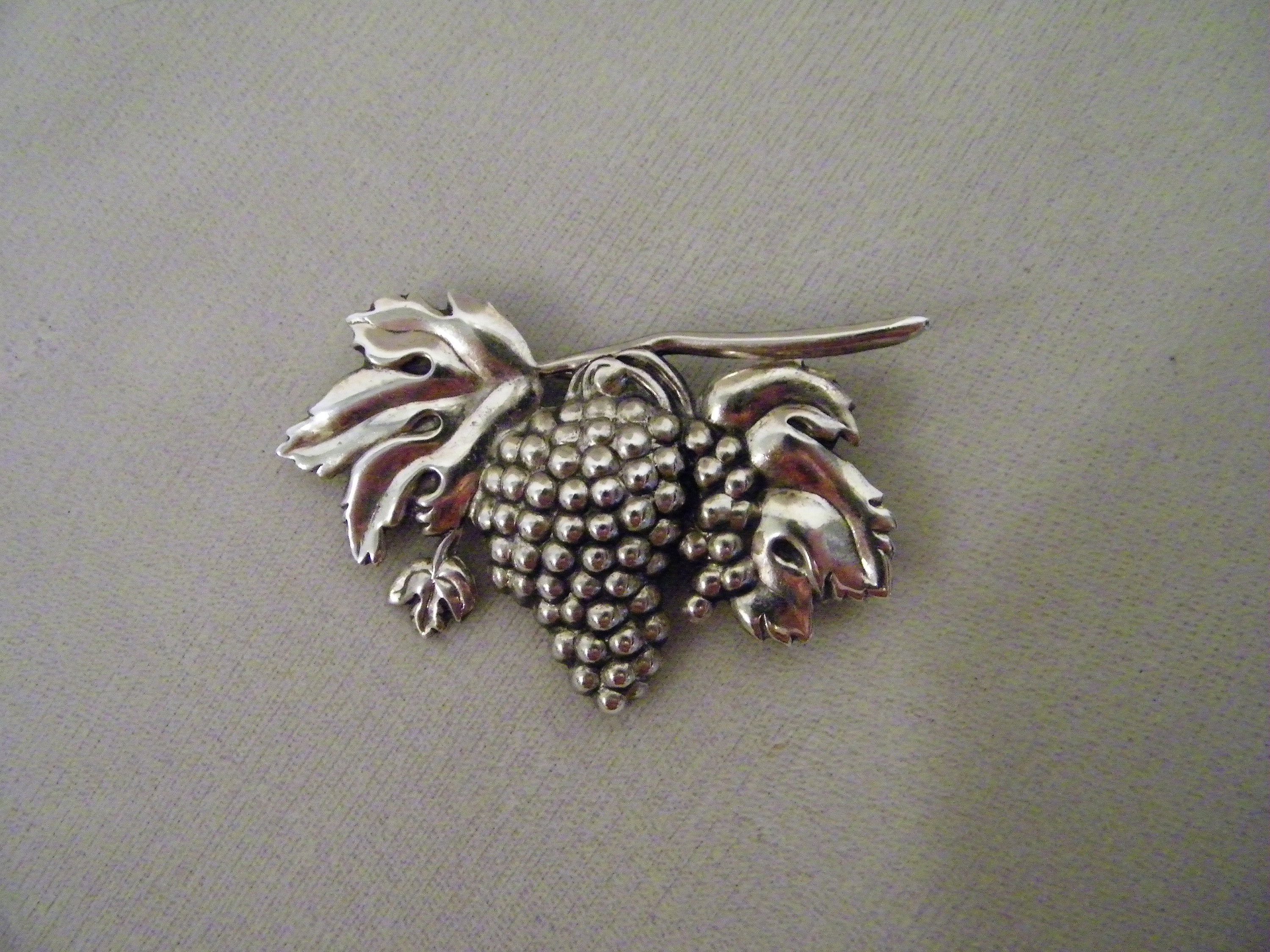 Jewelry Brooches Pierre Lang Brooch silver-colored casual look 