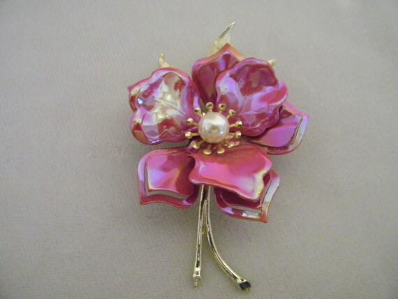 Vintage Red Pearl Enamel Goldtone Flower Pin - image 1