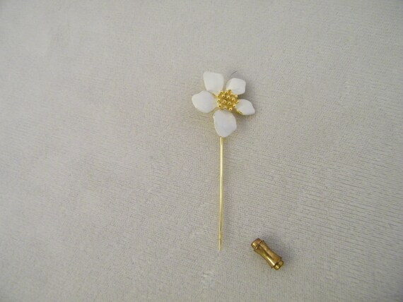 Vintage White Enamel Flower Goldtone Stick Pin - image 3