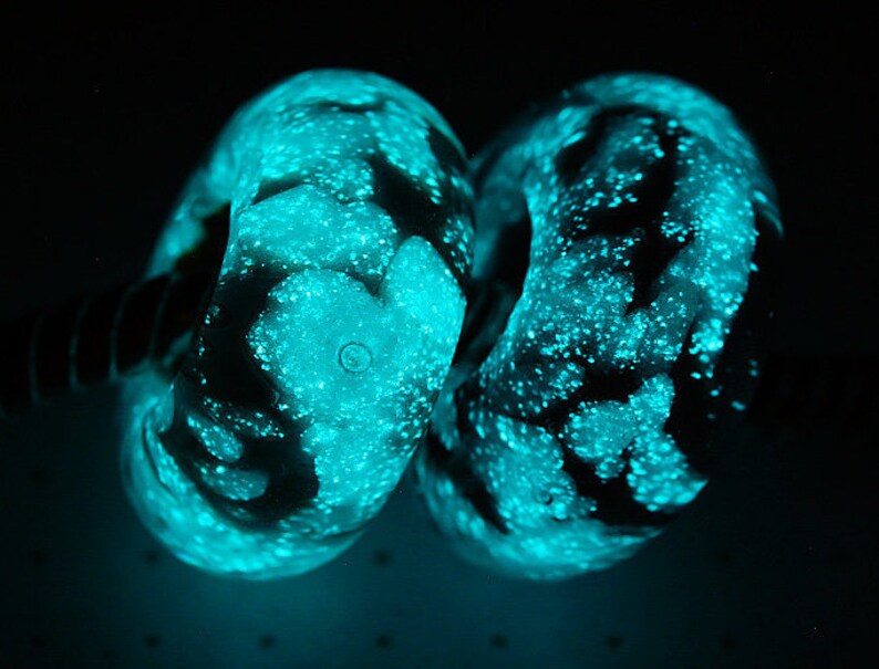 Glow In The Dark Lampwork Glass Bead Uv European Charm - Glow In The Dark Murano Glass Beads Glow In The Dark Lampwork Glass Bead Uv European Charm - Glow In The Dark Murano Glass Beads