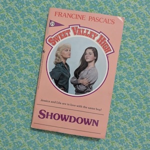 Sweet Valley High | #19 Showdown | Francine Pascal | Vintage Pre-Teen Young Adult Chapter Book Series