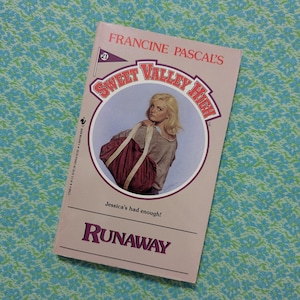 Sweet Valley High | #21 Runaway | Francine Pascal | Vintage Pre-Teen Young Adult Chapter Book Series