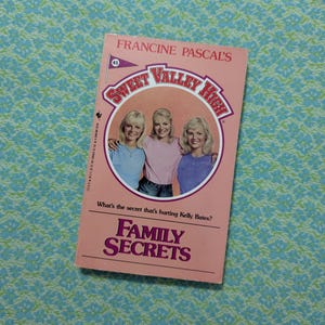 Sweet Valley High | #45 Family Secrets | Francine Pascal | Vintage Pre-Teen Young Adult Chapter Book Series