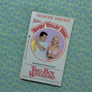 Sweet Valley High | #54 Two-Boy Weekend | Francine Pascal | Vintage Pre-Teen Young Adult Chapter Book Series