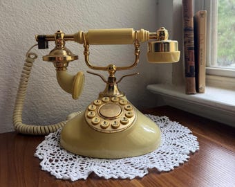 Vintage French Style Telephone
