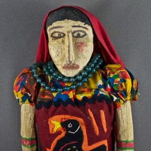 Vintage Panama Kuna Yala Woman Indian Handmade Wood Doll Dressed in Traditional Mola, Skirt and Headscarf a Rare Collectible –Lot D38