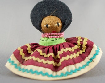 Vintage Seminole Indian Doll – Cloth-Wrapped Palmetto Fiber, Miniature
