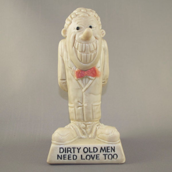Dirty Old Men Need Love Too 1970 Resin Statue by Wallace & Russ Berrie –D37A
