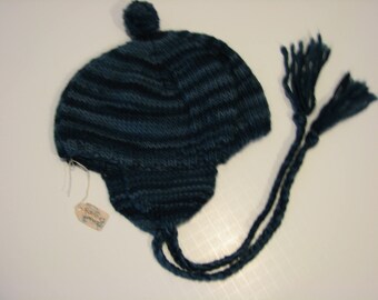 Hand knit wool flaphat