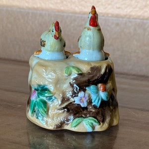 Vintage Teetering Salt and Pepper Shakers Rooster and Hen