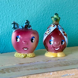 Vintage Kitschy Anthropomorphic Salt and Pepper Shakers