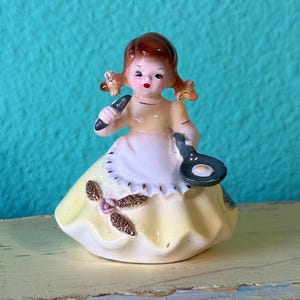 Vintage Josef Originals Little House Keeper Girl