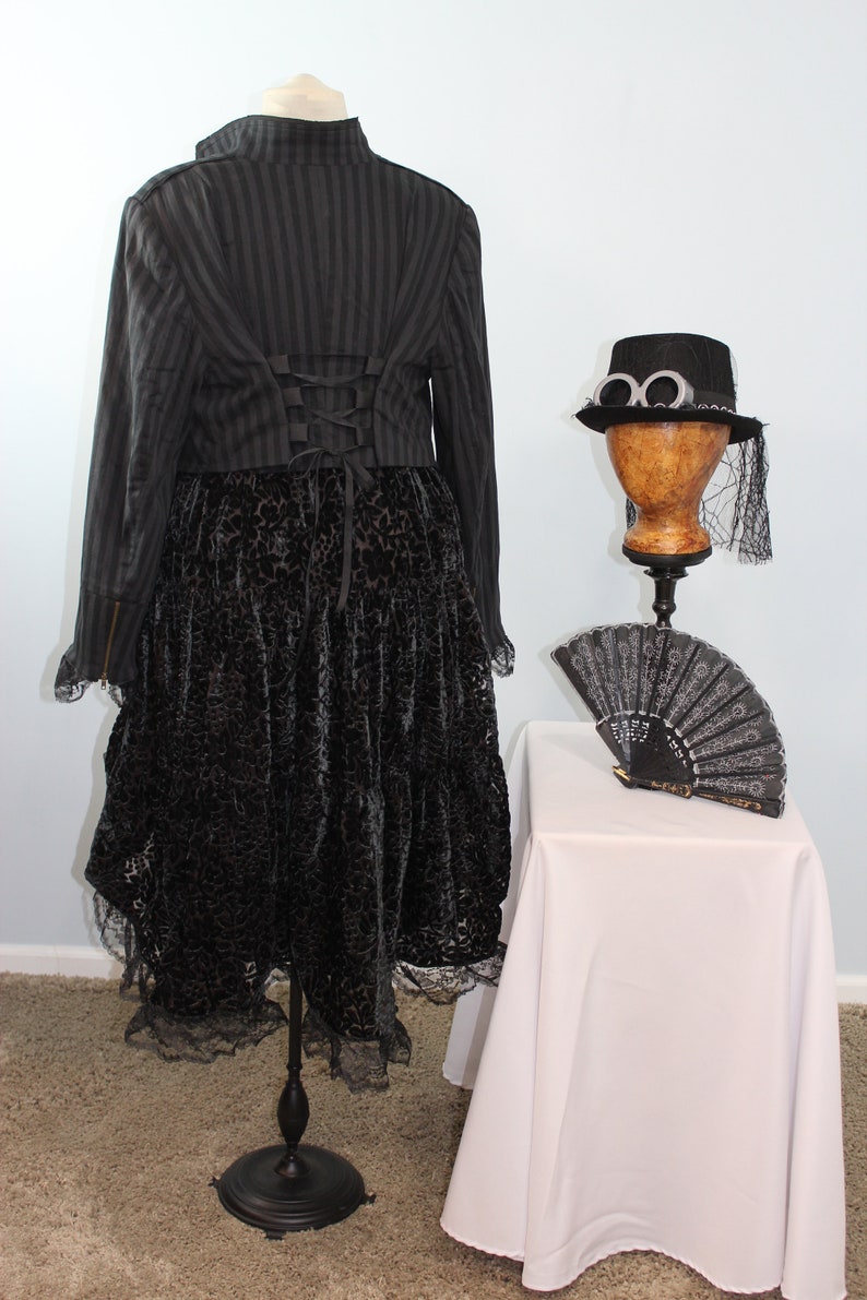 Steampunk LadyVictorianTime TravelerGothic LadyPirate-PLUS N1