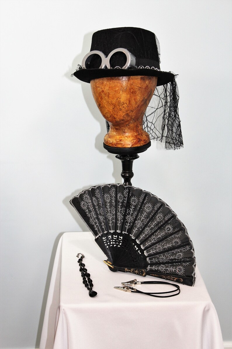 Steampunk LadyVictorianTime TravelerGothic LadyPirate-PLUS N1