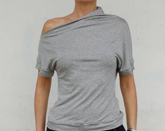 Camiseta gris elástica de manga corta - Top One Shoulder - Camiseta gris gris con cuello asimétrico - camiseta mínima