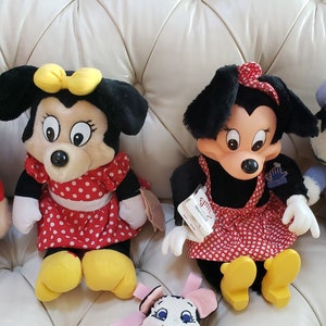 4 VINTAGE Disney Toys Minnie, a Goofy, and Donald Duck PLUS Mickey & Co clothing, Party Pack.