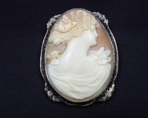 Cameo Pendant Brooch, 14K White Gold and Shell, M… - image 1