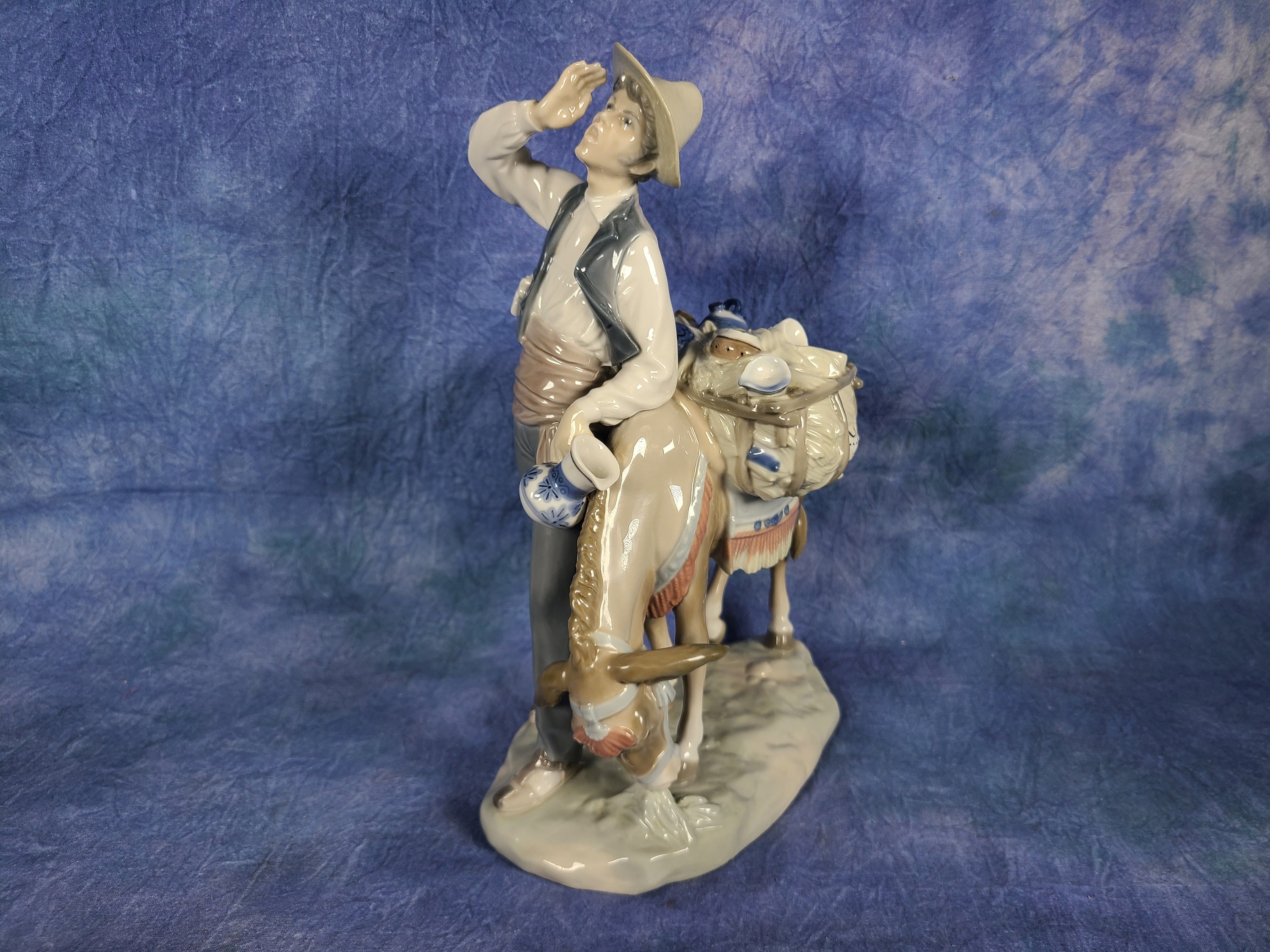 Retired Lladro Figurine Typical Peddler #4859 Man w/Donkey Selling
