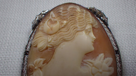 Cameo Pendant Brooch, 14K White Gold and Shell, M… - image 5