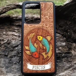 Pisces iPhone 16 & Galaxy S25 Wood Case – Hand Painted Zodiac Phone Cover – Horoscope Gift for Astrology Lovers