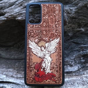 Coque de portable en bois Saint Michael avec ange gardien pour iPhone 16-11 et Galaxy S24-S20 Ultra | Housse protectrice artistique pour cadeau