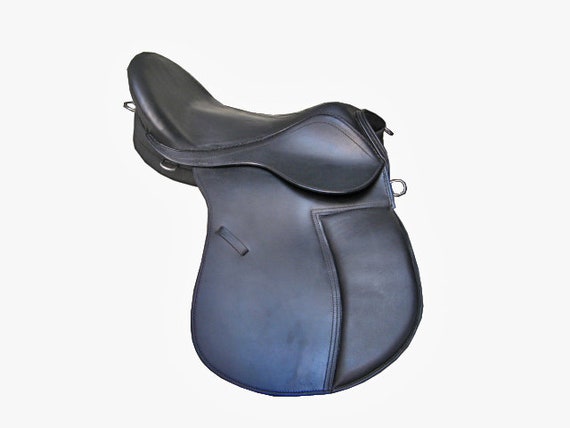 New Freemax Synthetic Treeless with Extra pad Saddle for Horse Tack Free Ship