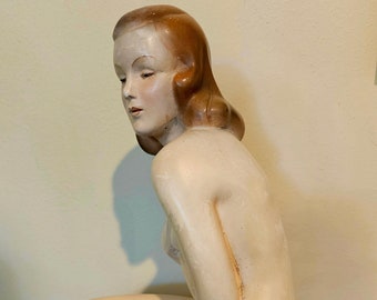 Vintage 1940s pin up nude sculpture. Plaster Veronica Lake look alike!