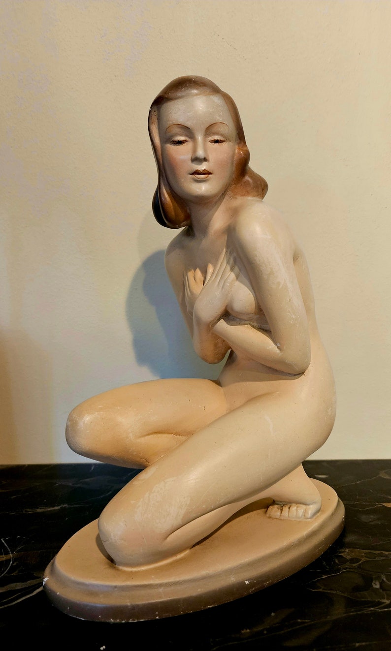 Vintage 1940s pin up nude sculpture. Plaster Veronica Lake look alike image 5