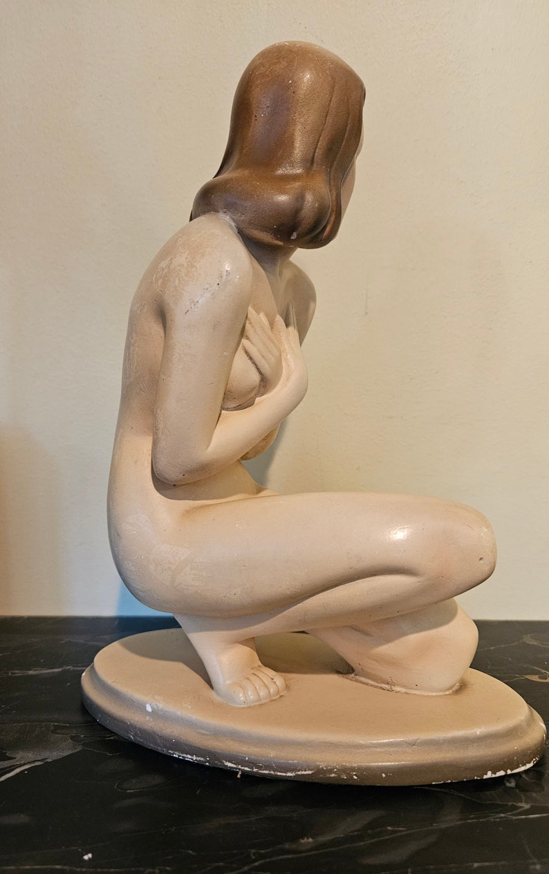 Vintage 1940s pin up nude sculpture. Plaster Veronica Lake look alike image 3
