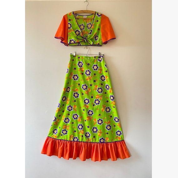 Vintage 1970's Floral Two Piece Set Skirt and Crop