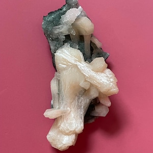 Stilbite & Chalcedony Stilbite bows Druzy chalcedony Zeolite specimen Green chalcedony Pink Stilbite Raw Crystal Home Decor Meditation stone