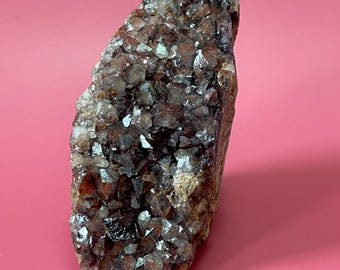 Roter Amethyst, roter bedeckter Amethyst mit Hämatit Alien Amethyst-Cluster-Amethyst-Schnitt-Basiskristall Seltener Amethyst-Kristall Wohnkultur Geschenk