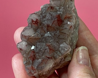Roter Hämatit bedeckter Amethyst, Roter bedeckter Amethyst, seltener Alien Amethyst-Cluster, Elestial Amethyst, roter Hämatit-Amethyst-Kristall Wohnkultur Geschenk