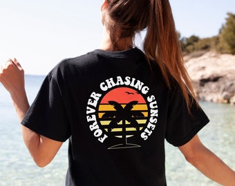 T-shirt rétro surdimensionné - Chemise de plage rétro - T-shirt Forever Chasing Sunsets - T-shirt police rétro pour la plage - T-shirt soleil rétro