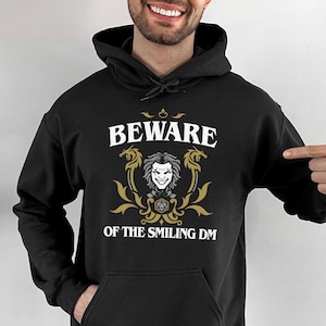 Cuidado con la sudadera con capucha DM sonriente - Sudadera con capucha Dungeon Master - Sudadera con capucha Dragones y mazmorras - Sudadera con capucha D&D DM sonriente