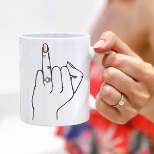 結婚指輪用マグカップ - 婚約指輪用マグカップ - パーソナライズされた指輪 - 結婚式の計画ギフト - 花嫁用コーヒーマグカップ - 結婚式のギフトアイデア