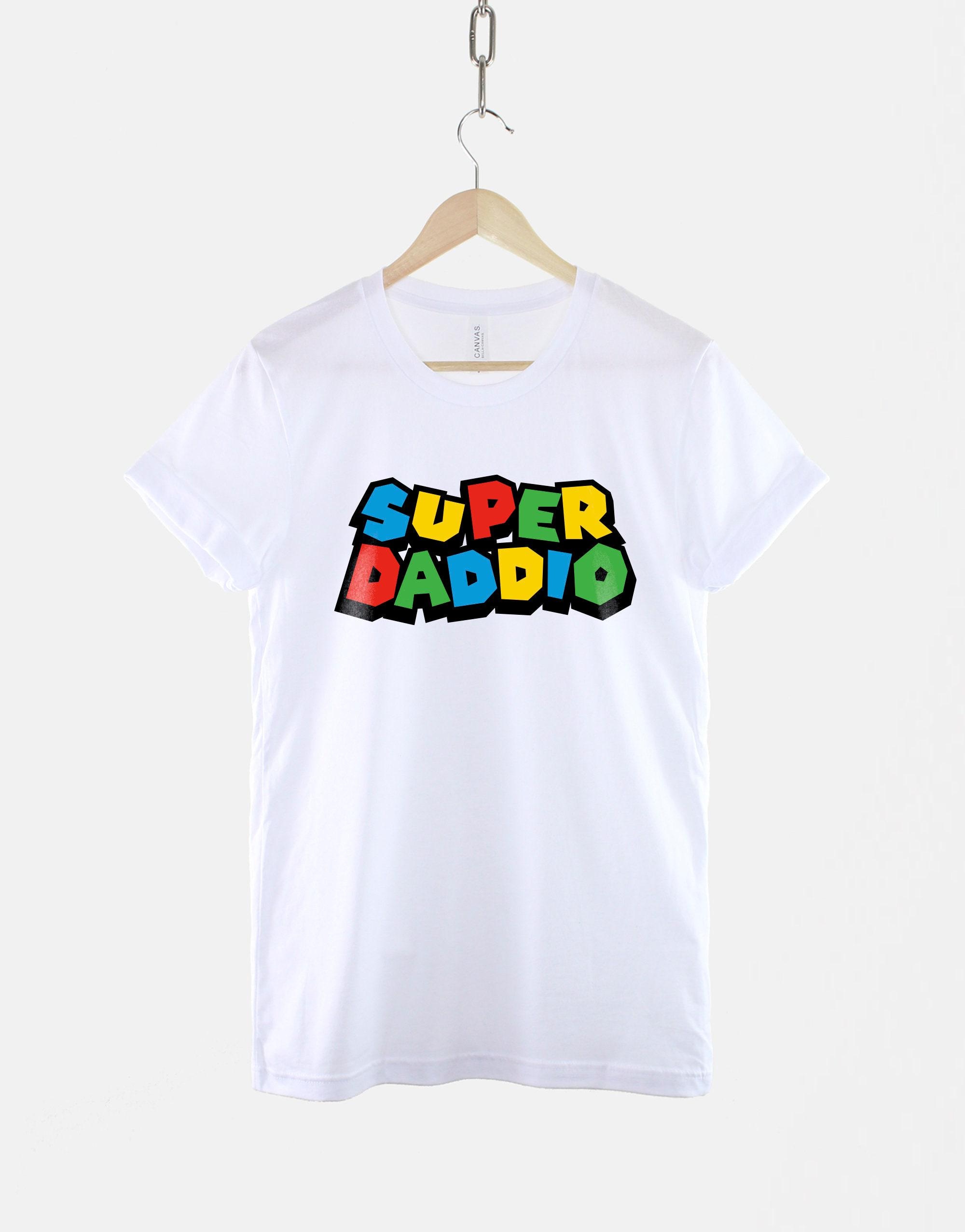 Maglietta Regalo Per Papà Gamer 'Super Daddio' | T-Shirt Divertente In Cotone, Grigio, Taglie S-3XL
