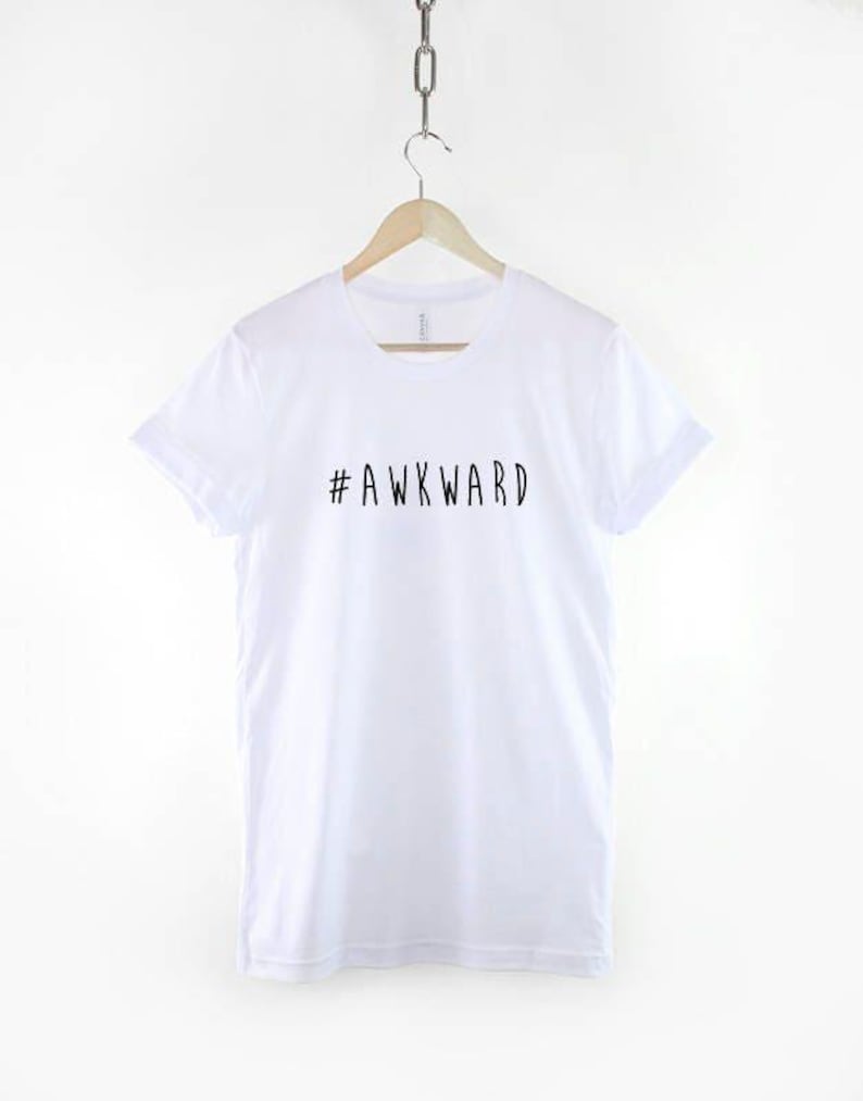Socially Awkward Tee: Unisex Baumwolle stolz Nerd Kleidung, lässige Alltagskleidung Bild 3